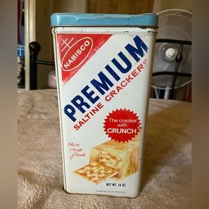 Vintage 1969 Nabisco Premium Saltine Cracker Tin